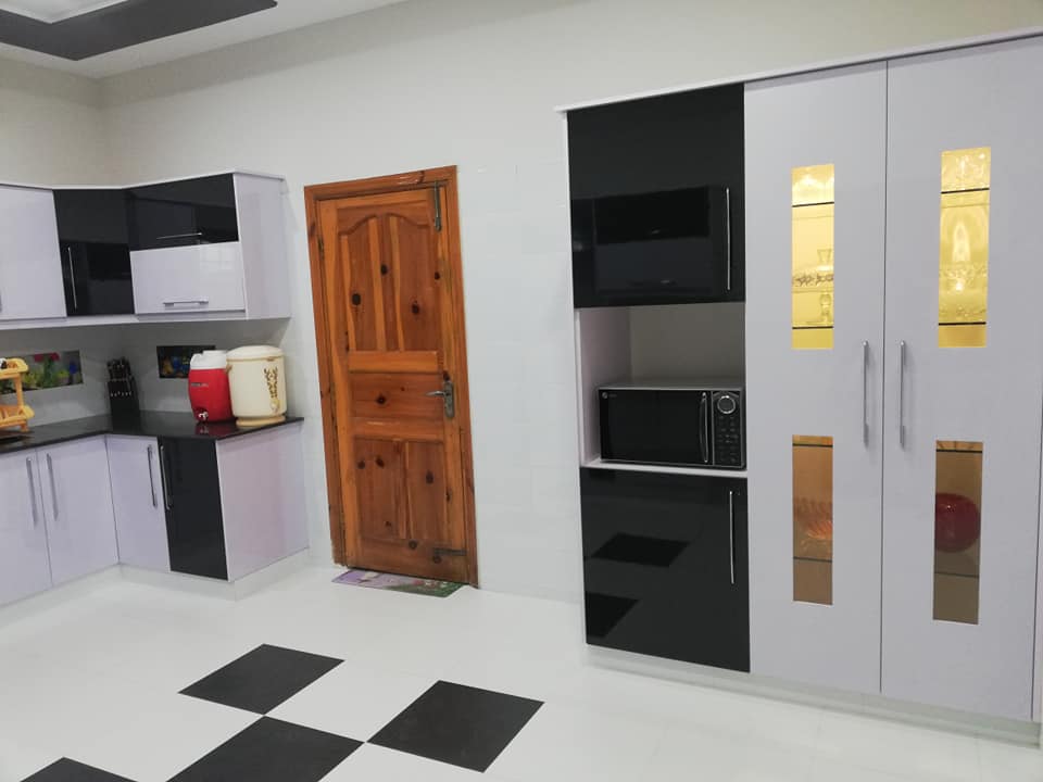 black and white kitchen (3)